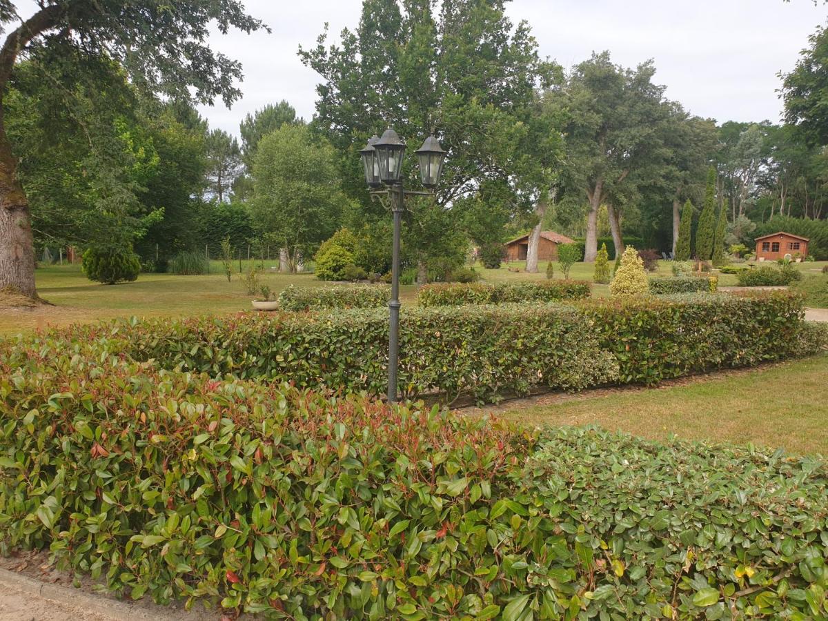 Villa La GRANGE de MOMBEL Losse Exterior foto