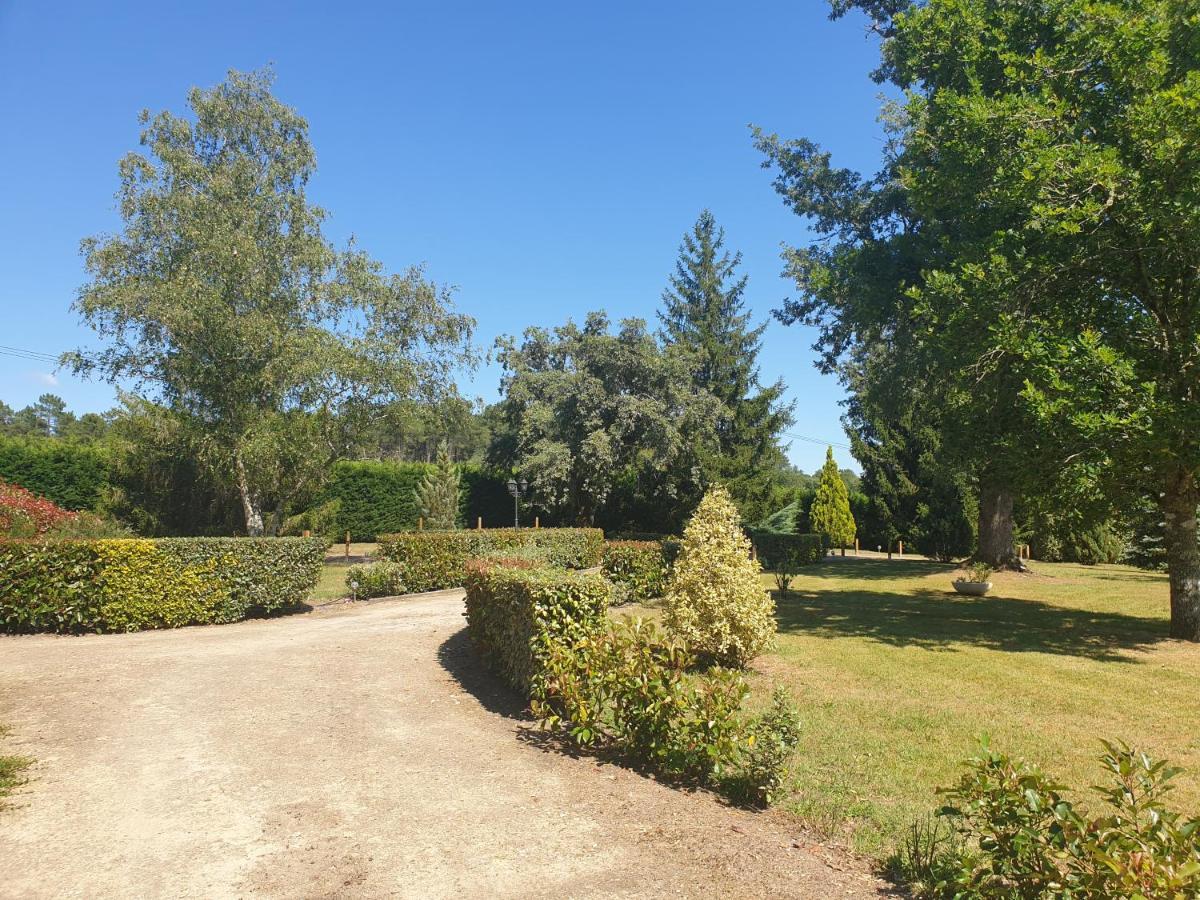 Villa La GRANGE de MOMBEL Losse Exterior foto